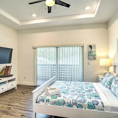 Tampa House W/ Patio, Near Downtown & Beaches!-2